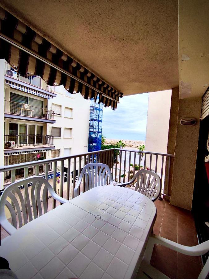 Apartamento Idílico En Primera Linea De Playa Torredembarra Exterior foto