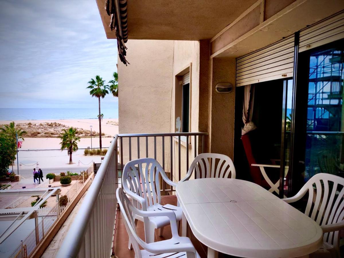 Apartamento Idílico En Primera Linea De Playa Torredembarra Exterior foto